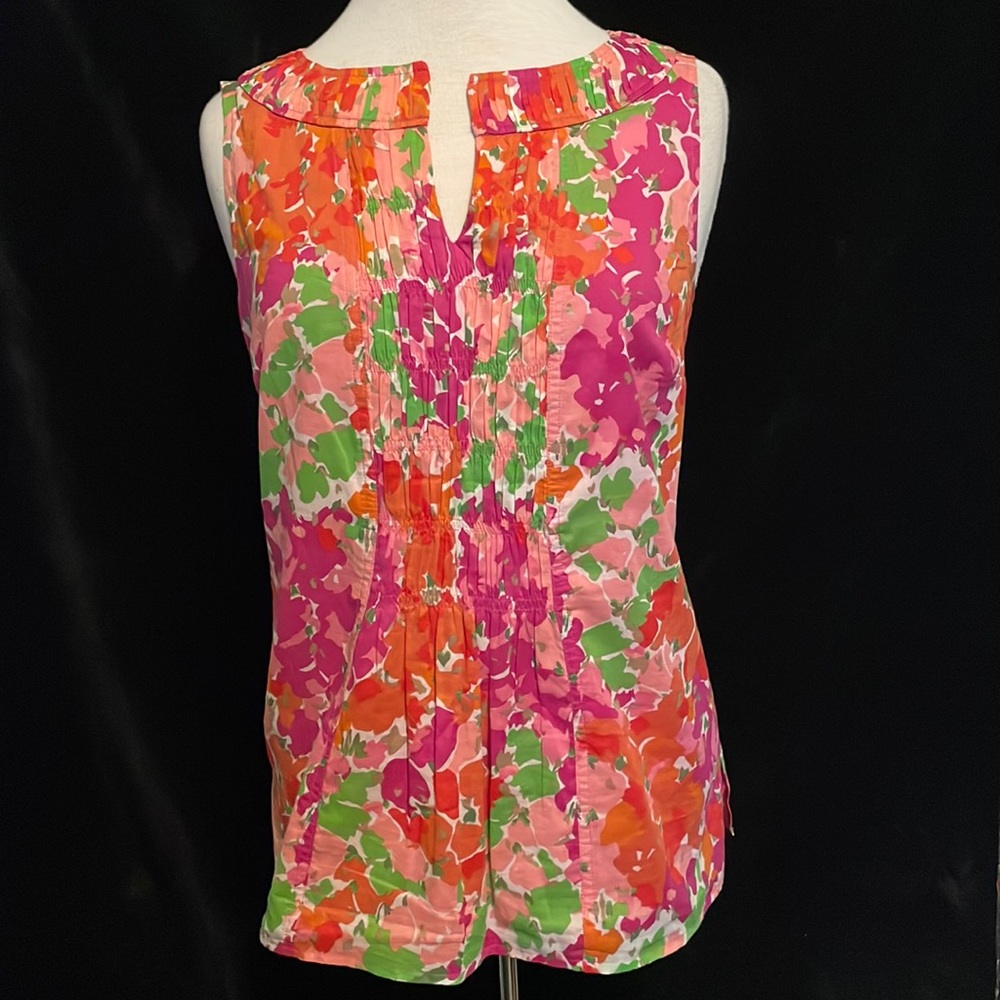TALBOTS SLEEVELESS V-NECK MULTICOLORED SMOCKED TOP SIZE 10